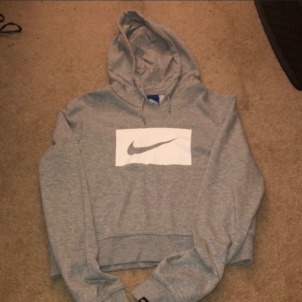 Cropped Nike Hoodie